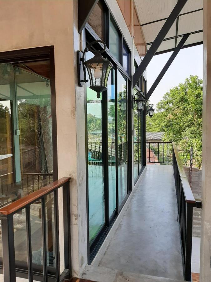 Baan Rabiangdao Uthaithani Uthajthani Kültér fotó