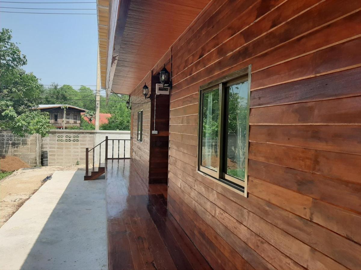 Baan Rabiangdao Uthaithani Uthajthani Kültér fotó