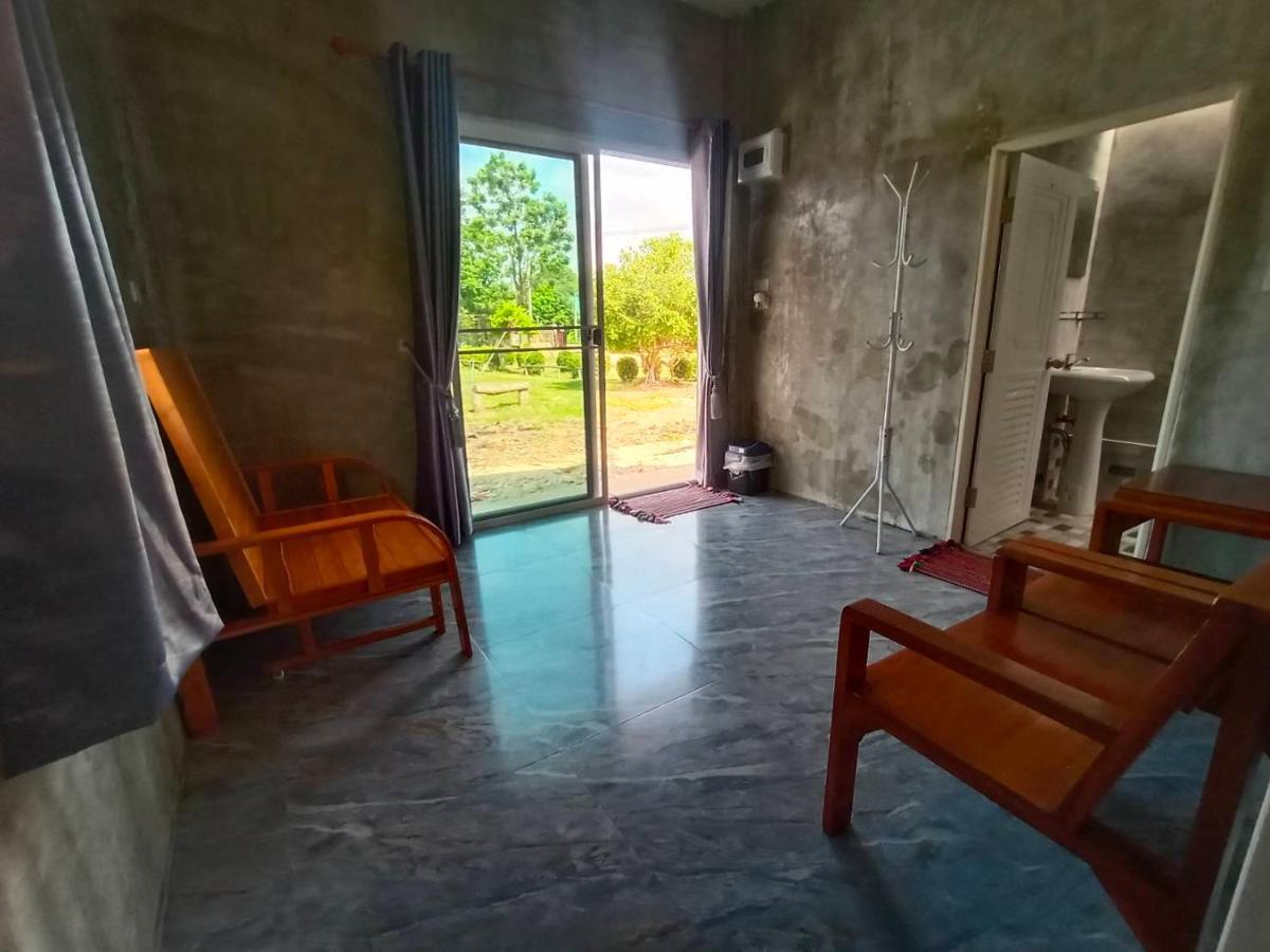 Baan Rabiangdao Uthaithani Uthajthani Kültér fotó